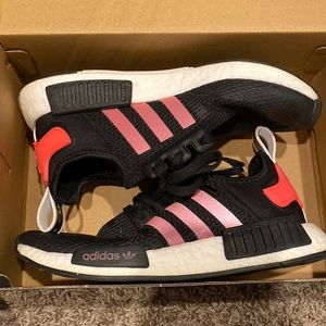 Women Adidas NMD_R1